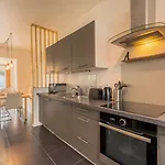 3 Bedroom House With Garden, Near Tram Gasthuis 3*