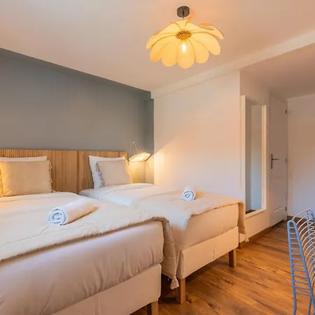 3 Bedroom House With Garden, Near Tram Сasa de vacaciones