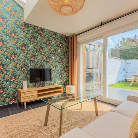 3 Bedroom House With Garden, Near Tram