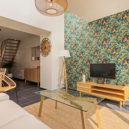 3 Bedroom House With Garden, Near Tram Holiday home
