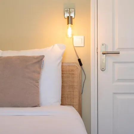 3 Bedroom House With Garden, Near Tram Сasa de vacaciones *